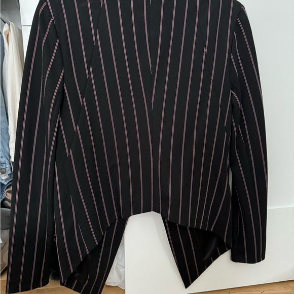 BCBG generation Black pinstriped Blazer - Picture 4 of 5